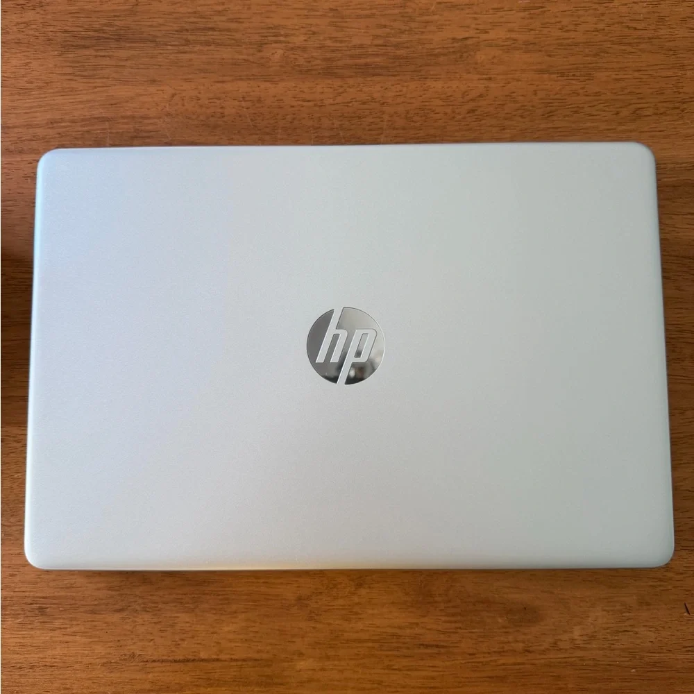 🔥🔥Like New HP Silver and Black 15.6